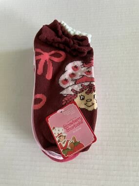 3 PAIR STRAWBERRY SHORTCAKE NO SHOW SOCKS SIZE NEW